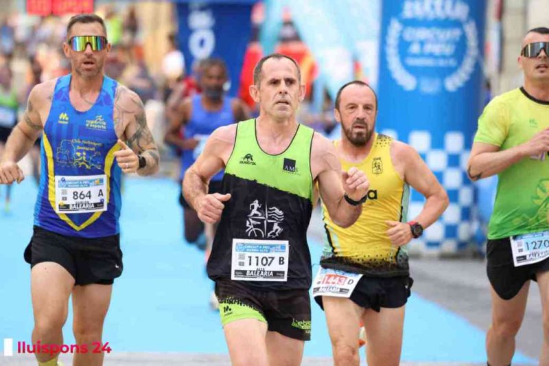 LA MILLOR GALERIA DE FOTOS per a una de les més emblemàtiques proves del Circuit a Peu: la Cursa de Pedreguer LA MILLOR GALERIA DE FOTOS per a una de les més emblemàtiques proves del Circuit a Peu: la Cursa de Pedreguer