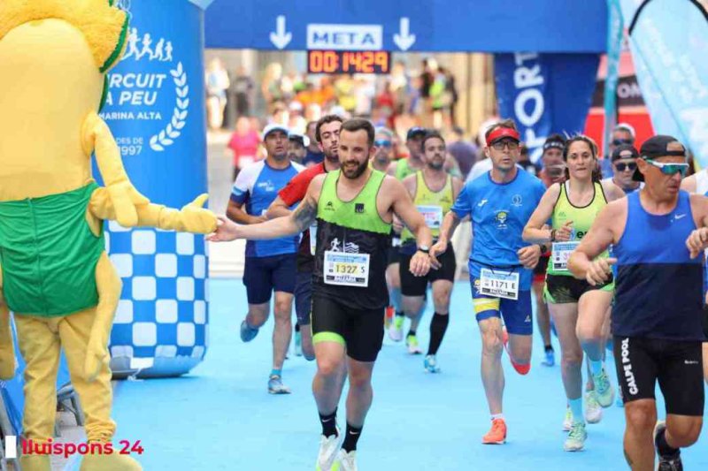 LA MILLOR GALERIA DE FOTOS per a una de les més emblemàtiques proves del Circuit a Peu: la Cursa de Pedreguer LA MILLOR GALERIA DE FOTOS per a una de les més emblemàtiques proves del Circuit a Peu: la Cursa de Pedreguer