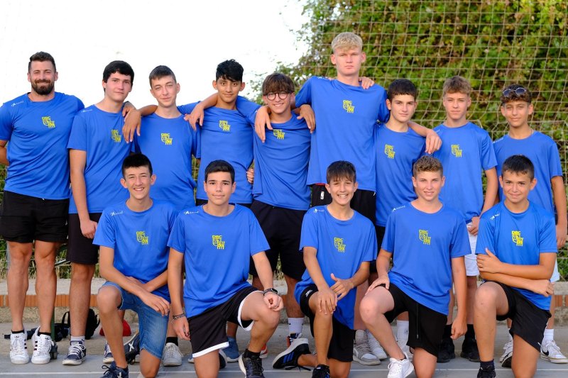 El Dénia Bàsquet despide la temporada y homenajea a dos jugadoras y un jugador que ya no siguen en el club El Dénia Bàsquet despide la temporada y homenajea a dos jugadoras y un jugador que ya no siguen en el club