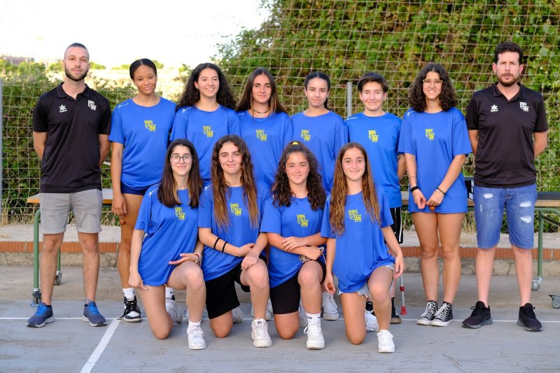 El Dénia Bàsquet despide la temporada y homenajea a dos jugadoras y un jugador que ya no siguen en el club El Dénia Bàsquet despide la temporada y homenajea a dos jugadoras y un jugador que ya no siguen en el club