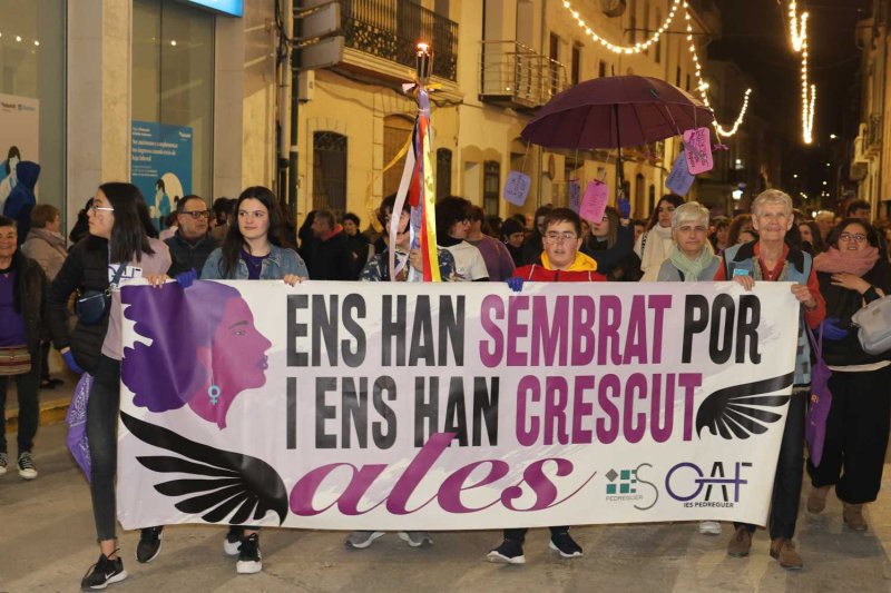 La manifestació del 8M de Pedreguer clama pels drets de les dones de tot el món i contra el capitalisme patriarcal La manifestació del 8M de Pedreguer clama pels drets de les dones de tot el món i contra el capitalisme patriarcal