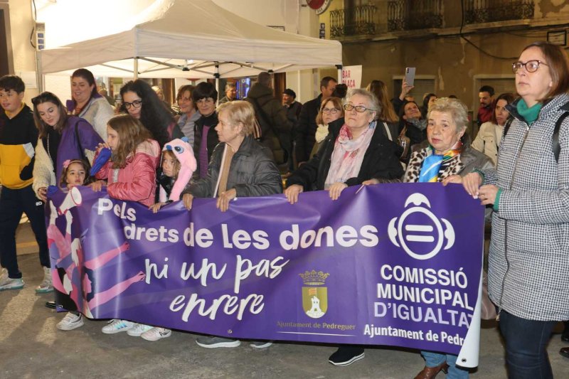 La manifestació del 8M de Pedreguer clama pels drets de les dones de tot el món i contra el capitalisme patriarcal La manifestació del 8M de Pedreguer clama pels drets de les dones de tot el món i contra el capitalisme patriarcal