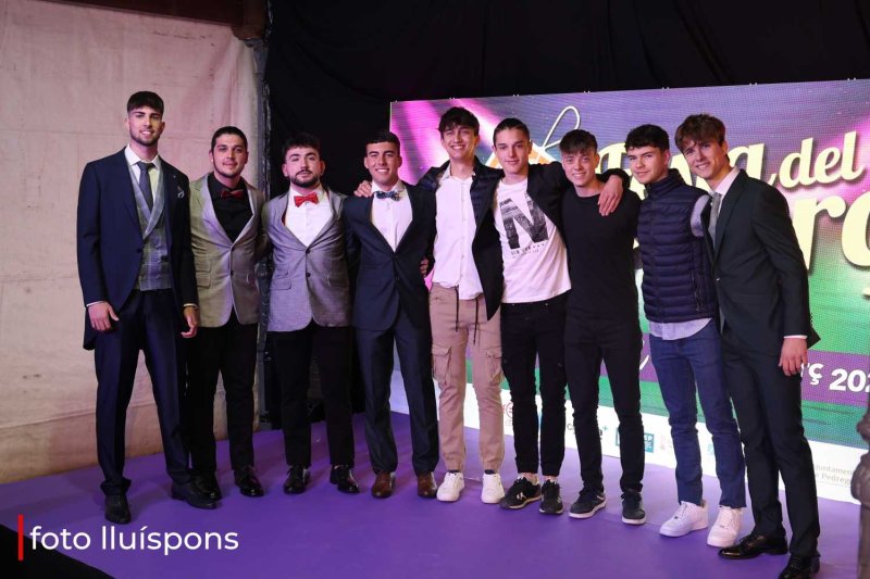 La gran desfilada del Comerç de Pedreguer va més enllà de la moda i complements i innova amb altres sectors La gran desfilada del Comerç de Pedreguer va més enllà de la moda i complements i innova amb altres sectors