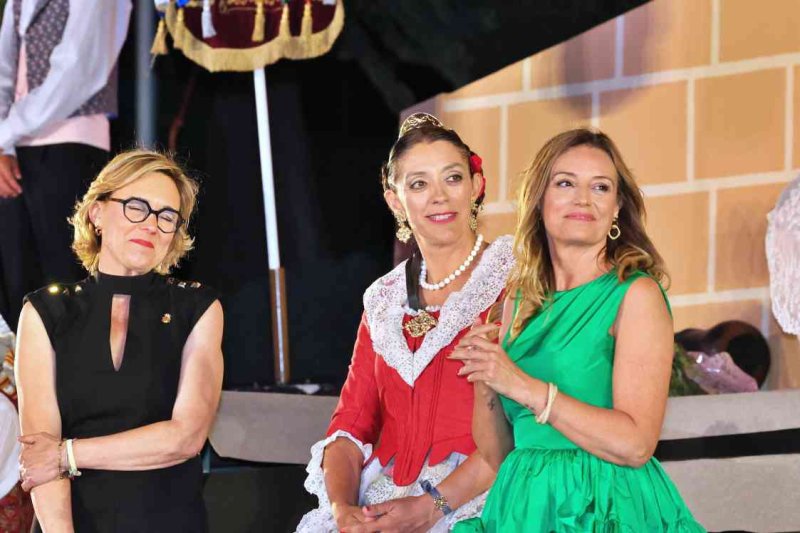 GALERIA DE FOTOS de la proclamació d’Àngela Tachó com a regina de les Fogueres 2024 de Xàbia GALERIA DE FOTOS de la proclamació d’Àngela Tachó com a regina de les Fogueres 2024 de Xàbia