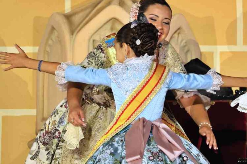 GALERIA DE FOTOS de la proclamació d’Àngela Tachó com a regina de les Fogueres 2024 de Xàbia GALERIA DE FOTOS de la proclamació d’Àngela Tachó com a regina de les Fogueres 2024 de Xàbia