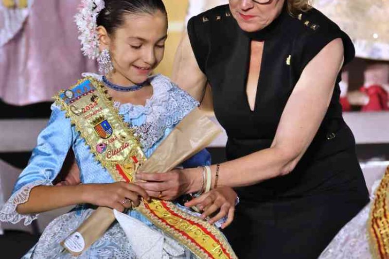 GALERIA DE FOTOS de la proclamació d’Àngela Tachó com a regina de les Fogueres 2024 de Xàbia GALERIA DE FOTOS de la proclamació d’Àngela Tachó com a regina de les Fogueres 2024 de Xàbia