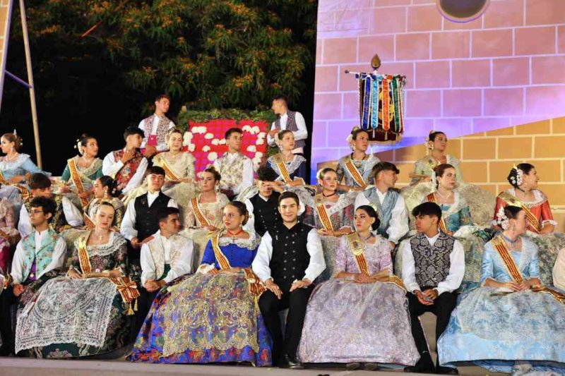 GALERIA DE FOTOS de la proclamació d’Àngela Tachó com a regina de les Fogueres 2024 de Xàbia GALERIA DE FOTOS de la proclamació d’Àngela Tachó com a regina de les Fogueres 2024 de Xàbia