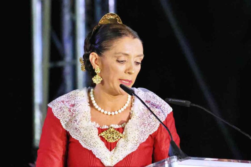 GALERIA DE FOTOS de la proclamació d’Àngela Tachó com a regina de les Fogueres 2024 de Xàbia GALERIA DE FOTOS de la proclamació d’Àngela Tachó com a regina de les Fogueres 2024 de Xàbia