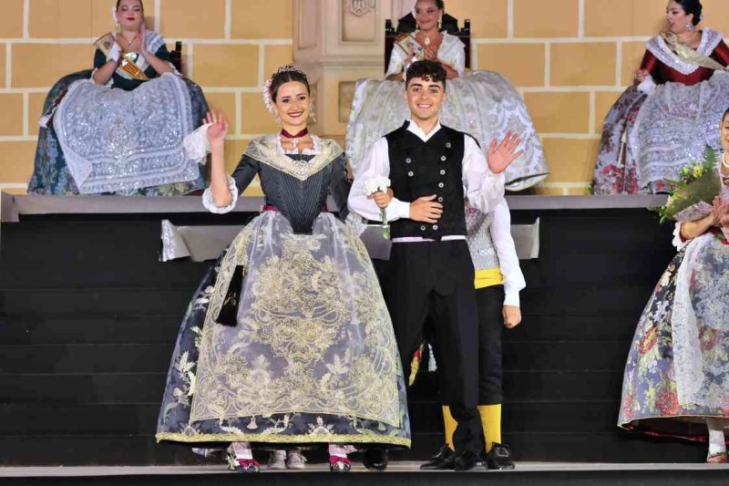 GALERIA DE FOTOS de la proclamació d’Àngela Tachó com a regina de les Fogueres 2024 de Xàbia GALERIA DE FOTOS de la proclamació d’Àngela Tachó com a regina de les Fogueres 2024 de Xàbia