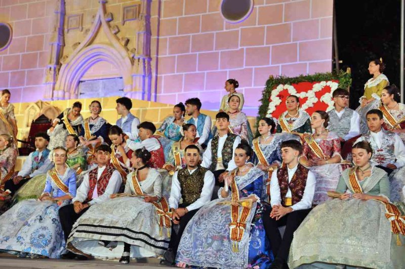 GALERIA DE FOTOS de la proclamació d’Àngela Tachó com a regina de les Fogueres 2024 de Xàbia GALERIA DE FOTOS de la proclamació d’Àngela Tachó com a regina de les Fogueres 2024 de Xàbia