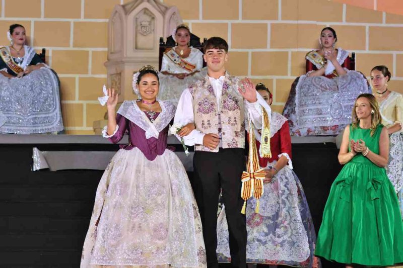 GALERIA DE FOTOS de la proclamació d’Àngela Tachó com a regina de les Fogueres 2024 de Xàbia GALERIA DE FOTOS de la proclamació d’Àngela Tachó com a regina de les Fogueres 2024 de Xàbia