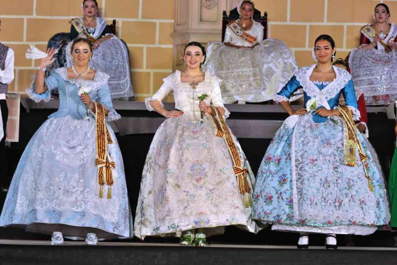 GALERIA DE FOTOS de la proclamació d’Àngela Tachó com a regina de les Fogueres 2024 de Xàbia GALERIA DE FOTOS de la proclamació d’Àngela Tachó com a regina de les Fogueres 2024 de Xàbia