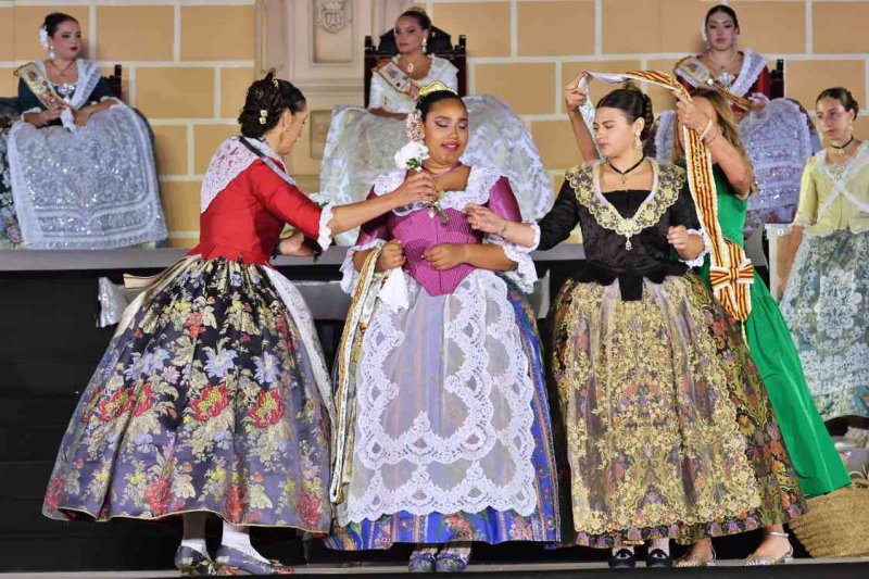 GALERIA DE FOTOS de la proclamació d’Àngela Tachó com a regina de les Fogueres 2024 de Xàbia GALERIA DE FOTOS de la proclamació d’Àngela Tachó com a regina de les Fogueres 2024 de Xàbia