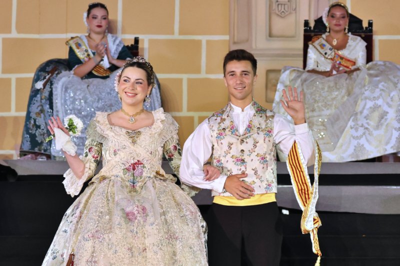 GALERIA DE FOTOS de la proclamació d’Àngela Tachó com a regina de les Fogueres 2024 de Xàbia GALERIA DE FOTOS de la proclamació d’Àngela Tachó com a regina de les Fogueres 2024 de Xàbia