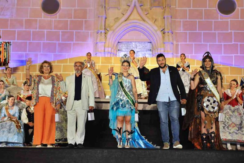 GALERIA DE FOTOS de la proclamació d’Àngela Tachó com a regina de les Fogueres 2024 de Xàbia GALERIA DE FOTOS de la proclamació d’Àngela Tachó com a regina de les Fogueres 2024 de Xàbia