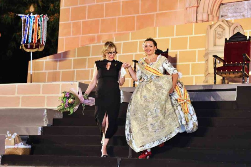 GALERIA DE FOTOS de la proclamació d’Àngela Tachó com a regina de les Fogueres 2024 de Xàbia GALERIA DE FOTOS de la proclamació d’Àngela Tachó com a regina de les Fogueres 2024 de Xàbia