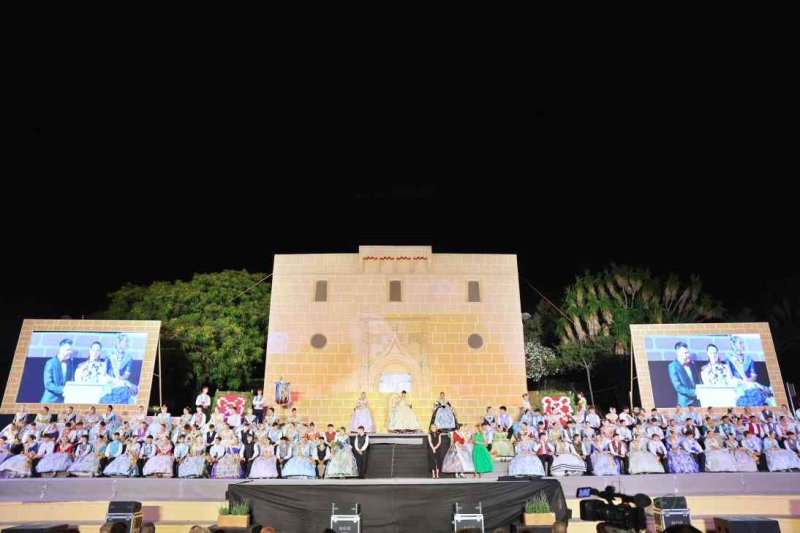 GALERIA DE FOTOS de la proclamació d’Àngela Tachó com a regina de les Fogueres 2024 de Xàbia GALERIA DE FOTOS de la proclamació d’Àngela Tachó com a regina de les Fogueres 2024 de Xàbia