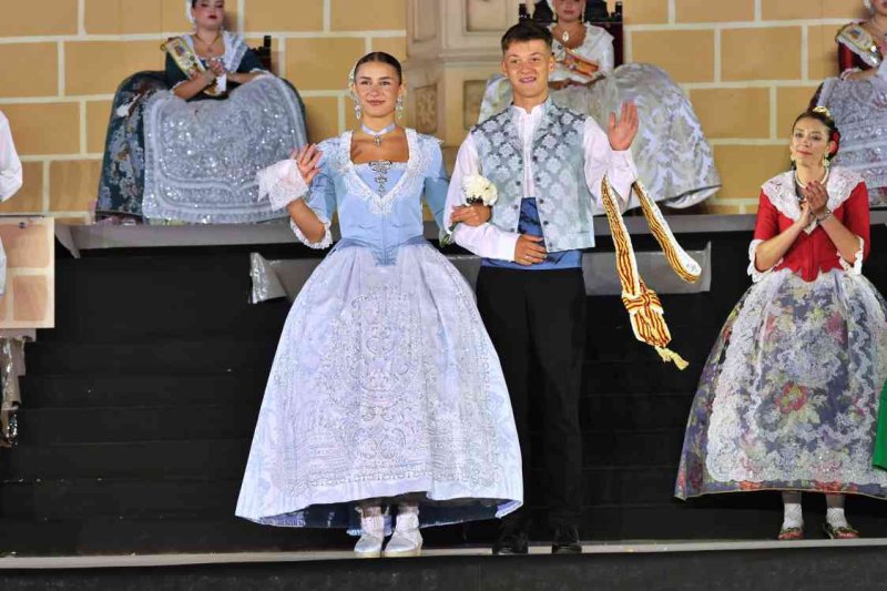 GALERIA DE FOTOS de la proclamació d’Àngela Tachó com a regina de les Fogueres 2024 de Xàbia GALERIA DE FOTOS de la proclamació d’Àngela Tachó com a regina de les Fogueres 2024 de Xàbia