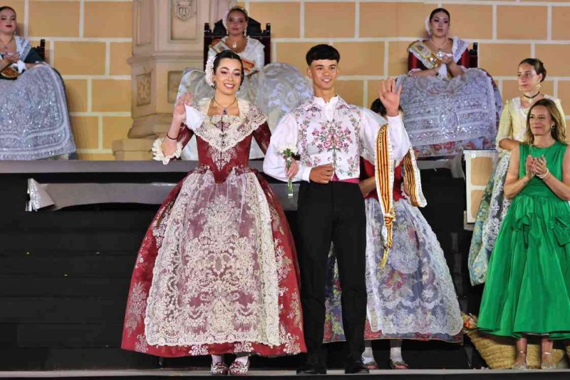 GALERIA DE FOTOS de la proclamació d’Àngela Tachó com a regina de les Fogueres 2024 de Xàbia GALERIA DE FOTOS de la proclamació d’Àngela Tachó com a regina de les Fogueres 2024 de Xàbia