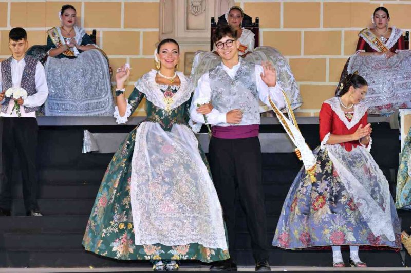 GALERIA DE FOTOS de la proclamació d’Àngela Tachó com a regina de les Fogueres 2024 de Xàbia GALERIA DE FOTOS de la proclamació d’Àngela Tachó com a regina de les Fogueres 2024 de Xàbia