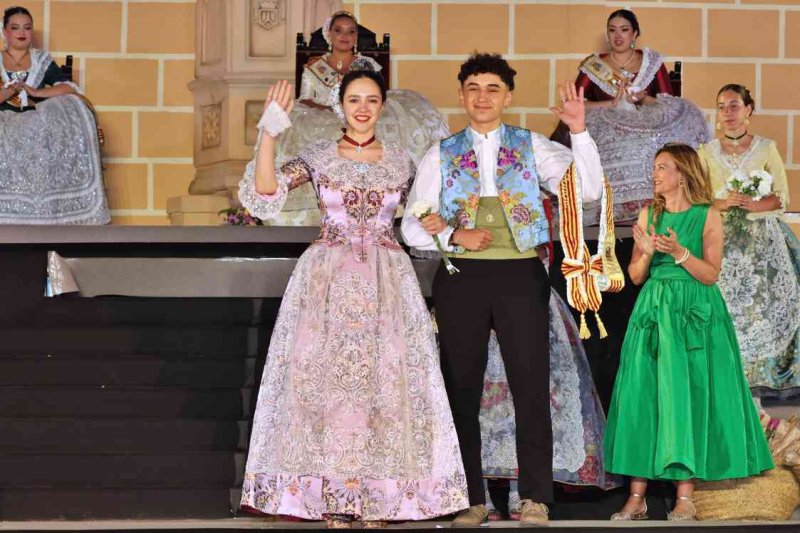 GALERIA DE FOTOS de la proclamació d’Àngela Tachó com a regina de les Fogueres 2024 de Xàbia GALERIA DE FOTOS de la proclamació d’Àngela Tachó com a regina de les Fogueres 2024 de Xàbia