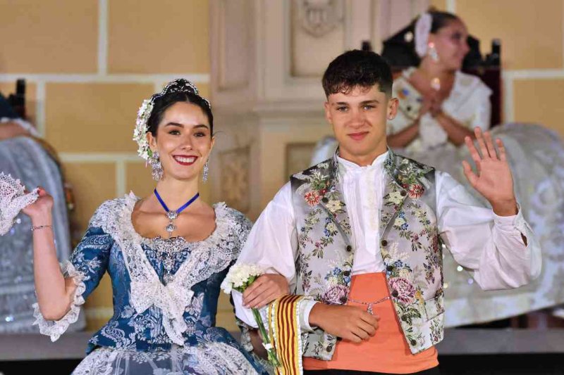 GALERIA DE FOTOS de la proclamació d’Àngela Tachó com a regina de les Fogueres 2024 de Xàbia GALERIA DE FOTOS de la proclamació d’Àngela Tachó com a regina de les Fogueres 2024 de Xàbia