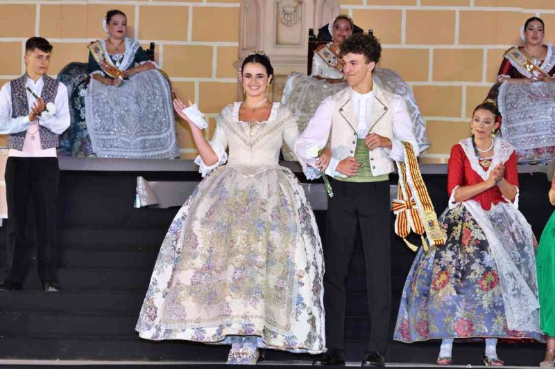 GALERIA DE FOTOS de la proclamació d’Àngela Tachó com a regina de les Fogueres 2024 de Xàbia GALERIA DE FOTOS de la proclamació d’Àngela Tachó com a regina de les Fogueres 2024 de Xàbia