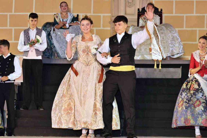 GALERIA DE FOTOS de la proclamació d’Àngela Tachó com a regina de les Fogueres 2024 de Xàbia GALERIA DE FOTOS de la proclamació d’Àngela Tachó com a regina de les Fogueres 2024 de Xàbia