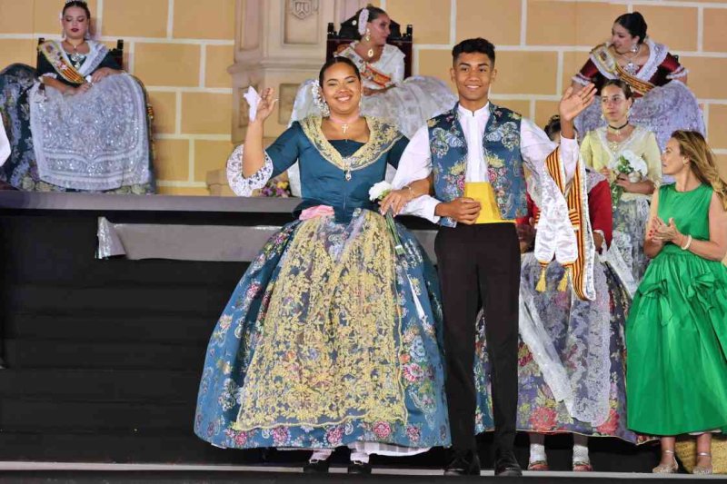 GALERIA DE FOTOS de la proclamació d’Àngela Tachó com a regina de les Fogueres 2024 de Xàbia GALERIA DE FOTOS de la proclamació d’Àngela Tachó com a regina de les Fogueres 2024 de Xàbia