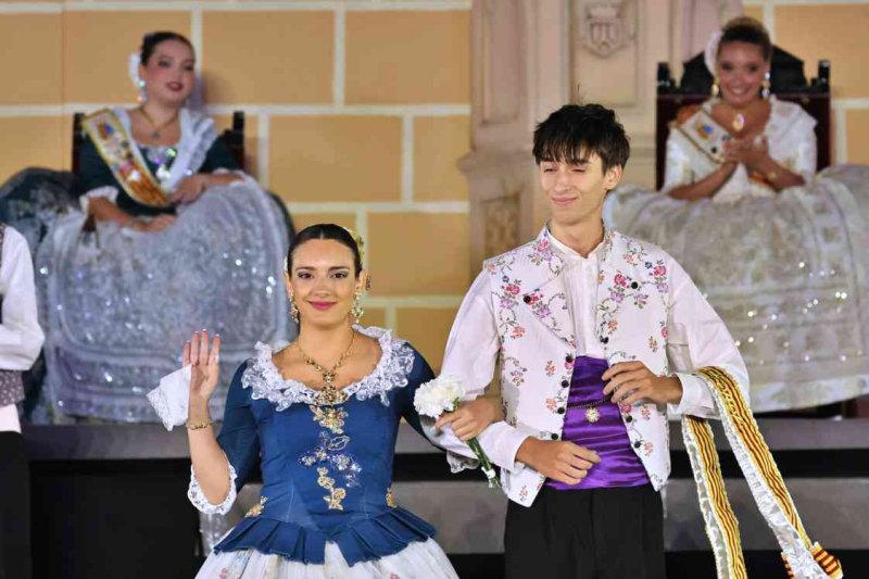 GALERIA DE FOTOS de la proclamació d’Àngela Tachó com a regina de les Fogueres 2024 de Xàbia GALERIA DE FOTOS de la proclamació d’Àngela Tachó com a regina de les Fogueres 2024 de Xàbia