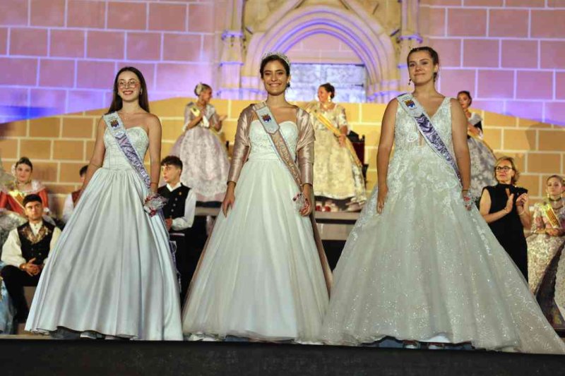 GALERIA DE FOTOS de la proclamació d’Àngela Tachó com a regina de les Fogueres 2024 de Xàbia GALERIA DE FOTOS de la proclamació d’Àngela Tachó com a regina de les Fogueres 2024 de Xàbia