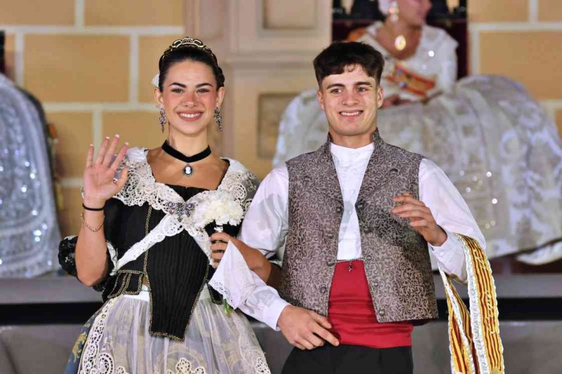 GALERIA DE FOTOS de la proclamació d’Àngela Tachó com a regina de les Fogueres 2024 de Xàbia GALERIA DE FOTOS de la proclamació d’Àngela Tachó com a regina de les Fogueres 2024 de Xàbia