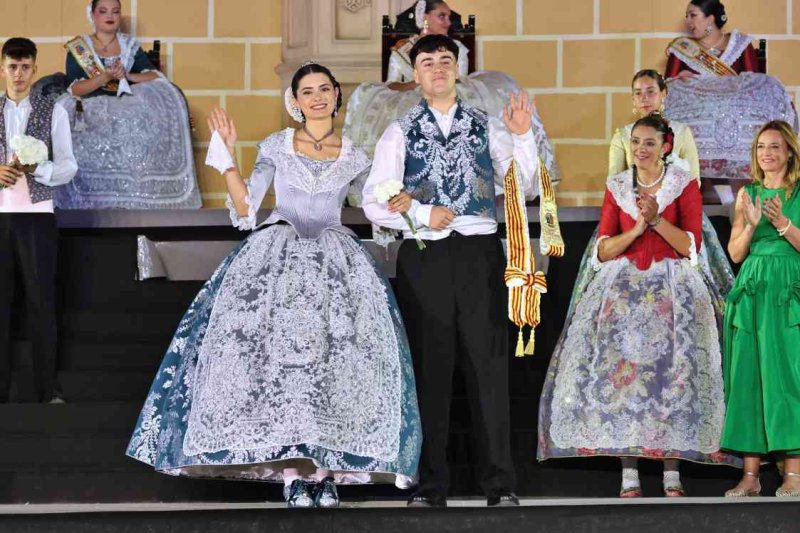 GALERIA DE FOTOS de la proclamació d’Àngela Tachó com a regina de les Fogueres 2024 de Xàbia GALERIA DE FOTOS de la proclamació d’Àngela Tachó com a regina de les Fogueres 2024 de Xàbia