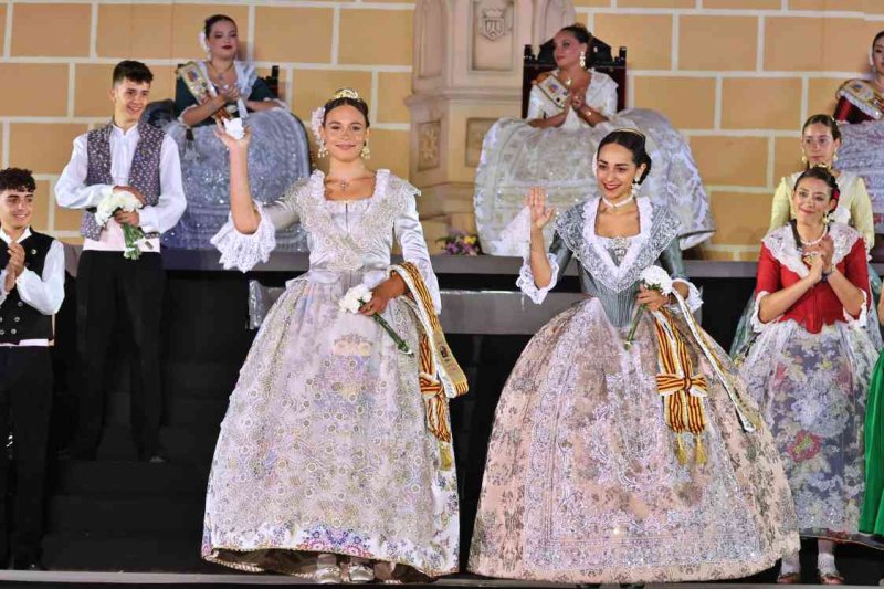 GALERIA DE FOTOS de la proclamació d’Àngela Tachó com a regina de les Fogueres 2024 de Xàbia GALERIA DE FOTOS de la proclamació d’Àngela Tachó com a regina de les Fogueres 2024 de Xàbia