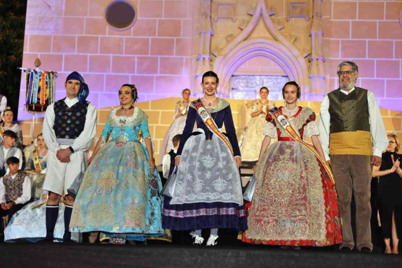 GALERIA DE FOTOS de la proclamació d’Àngela Tachó com a regina de les Fogueres 2024 de Xàbia GALERIA DE FOTOS de la proclamació d’Àngela Tachó com a regina de les Fogueres 2024 de Xàbia