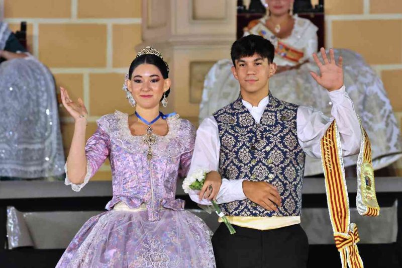 GALERIA DE FOTOS de la proclamació d’Àngela Tachó com a regina de les Fogueres 2024 de Xàbia GALERIA DE FOTOS de la proclamació d’Àngela Tachó com a regina de les Fogueres 2024 de Xàbia