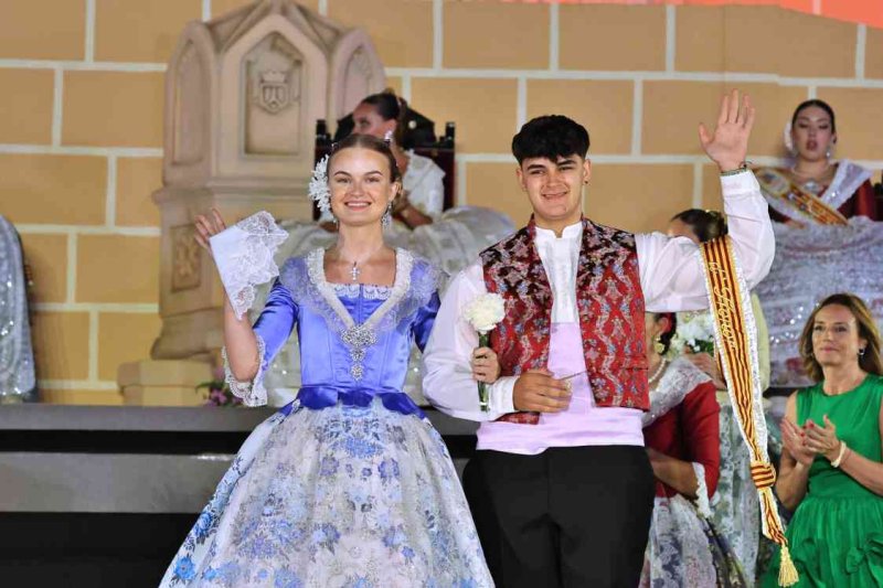 GALERIA DE FOTOS de la proclamació d’Àngela Tachó com a regina de les Fogueres 2024 de Xàbia GALERIA DE FOTOS de la proclamació d’Àngela Tachó com a regina de les Fogueres 2024 de Xàbia