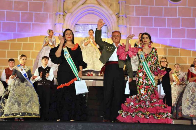 GALERIA DE FOTOS de la proclamació d’Àngela Tachó com a regina de les Fogueres 2024 de Xàbia GALERIA DE FOTOS de la proclamació d’Àngela Tachó com a regina de les Fogueres 2024 de Xàbia