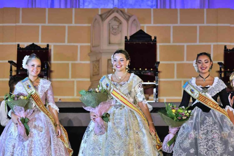 GALERIA DE FOTOS de la proclamació d’Àngela Tachó com a regina de les Fogueres 2024 de Xàbia GALERIA DE FOTOS de la proclamació d’Àngela Tachó com a regina de les Fogueres 2024 de Xàbia