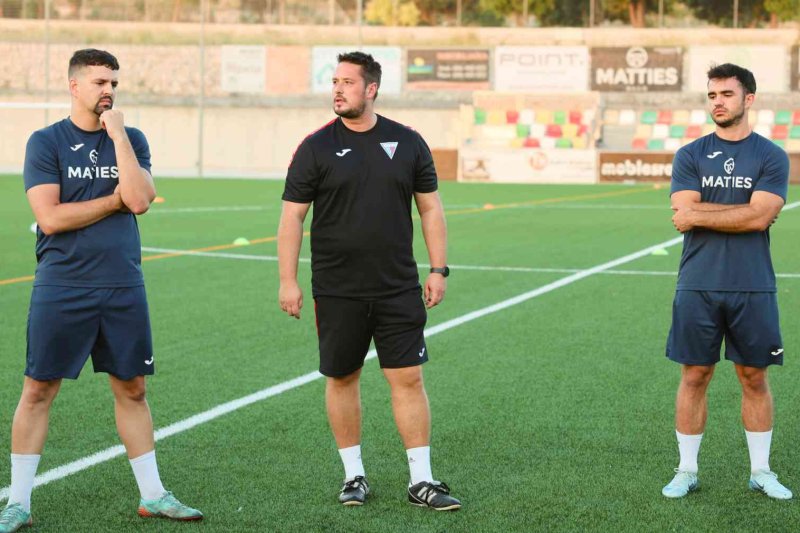 Segunda FFCV: El Gorgos promete “trabajo y competividad” con un grupo rejuvenecido y equilibrado Segunda FFCV: El Gorgos promete “trabajo y competividad” con un grupo rejuvenecido y equilibrado