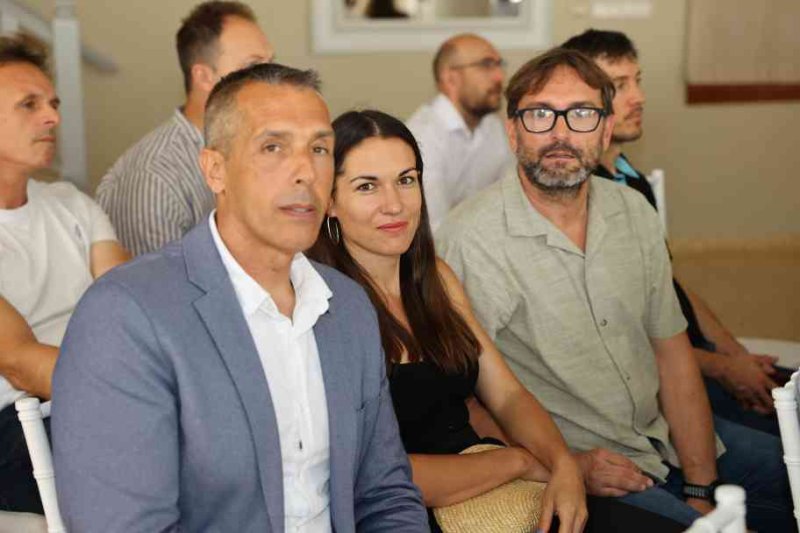 Nuria Montes, en la inauguración de las jornadas sobre turismo y deporte en Xàbia: “Se trata de un producto tremendamente atractivo y que desestacionaliza” Nuria Montes, en la inauguración de las jornadas sobre turismo y deporte en Xàbia: “Se trata de un producto tremendamente atractivo y que desestacionaliza”