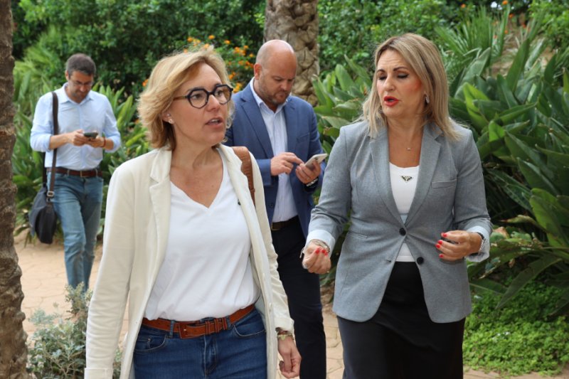 Nuria Montes, en la inauguración de las jornadas sobre turismo y deporte en Xàbia: “Se trata de un producto tremendamente atractivo y que desestacionaliza” Nuria Montes, en la inauguración de las jornadas sobre turismo y deporte en Xàbia: “Se trata de un producto tremendamente atractivo y que desestacionaliza”