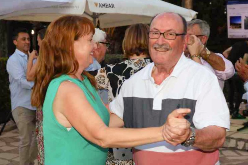 GALERIA de FOTOS de la festa dels 50 anys del Restaurant LOS ARCOS de PEDREGUER GALERIA de FOTOS de la festa dels 50 anys del Restaurant LOS ARCOS de PEDREGUER