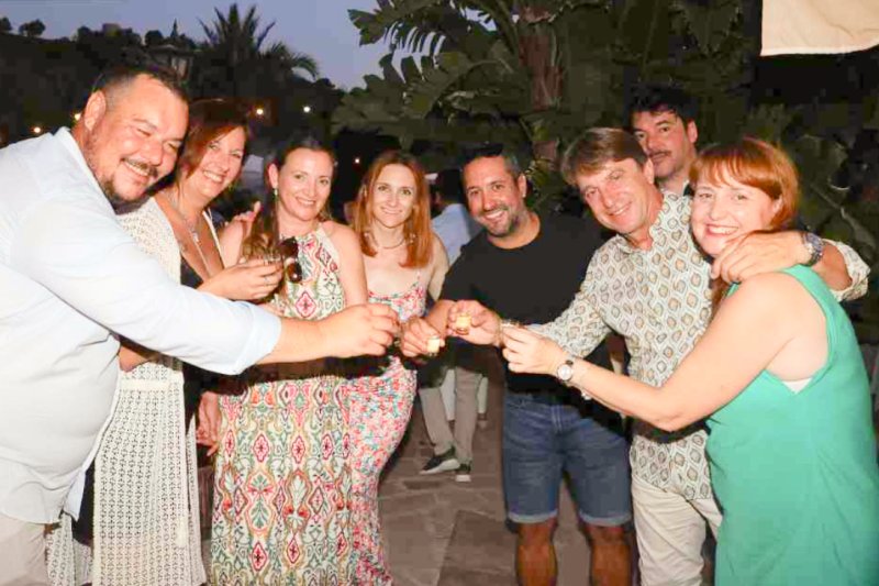 GALERIA de FOTOS de la festa dels 50 anys del Restaurant LOS ARCOS de PEDREGUER GALERIA de FOTOS de la festa dels 50 anys del Restaurant LOS ARCOS de PEDREGUER