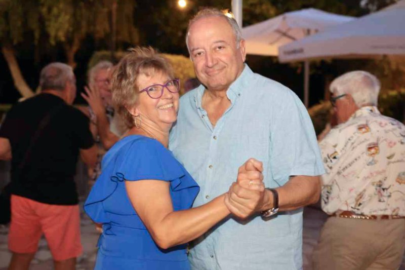 GALERIA de FOTOS de la festa dels 50 anys del Restaurant LOS ARCOS de PEDREGUER GALERIA de FOTOS de la festa dels 50 anys del Restaurant LOS ARCOS de PEDREGUER