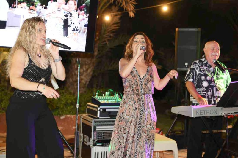 GALERIA de FOTOS de la festa dels 50 anys del Restaurant LOS ARCOS de PEDREGUER GALERIA de FOTOS de la festa dels 50 anys del Restaurant LOS ARCOS de PEDREGUER