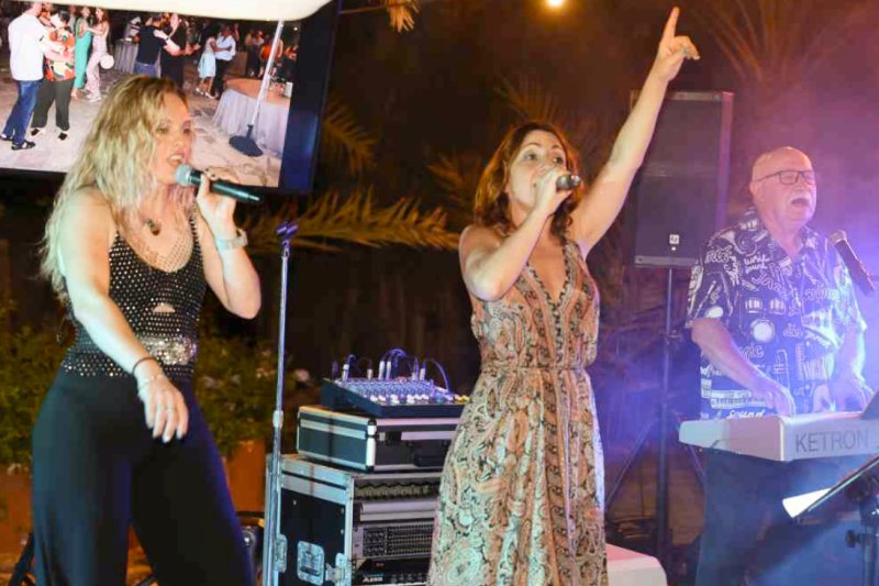 GALERIA de FOTOS de la festa dels 50 anys del Restaurant LOS ARCOS de PEDREGUER GALERIA de FOTOS de la festa dels 50 anys del Restaurant LOS ARCOS de PEDREGUER