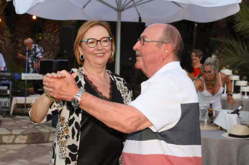 GALERIA de FOTOS de la festa dels 50 anys del Restaurant LOS ARCOS de PEDREGUER GALERIA de FOTOS de la festa dels 50 anys del Restaurant LOS ARCOS de PEDREGUER