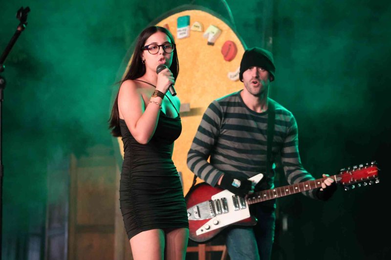 GALERIA de FOTOS de l’espectacular MUSICAL de les FESTES de DUANES de XÀBIA GALERIA de FOTOS de l’espectacular MUSICAL de les FESTES de DUANES de XÀBIA