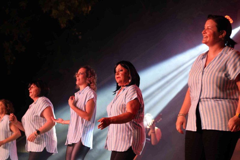 GALERIA de FOTOS de l’espectacular MUSICAL de les FESTES de DUANES de XÀBIA GALERIA de FOTOS de l’espectacular MUSICAL de les FESTES de DUANES de XÀBIA